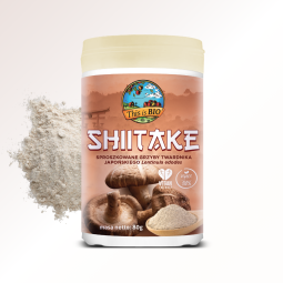 Sproszkowane grzyby Shiitake This is BIO – opakowanie 80g i widok mielonego twardnika japońskiego